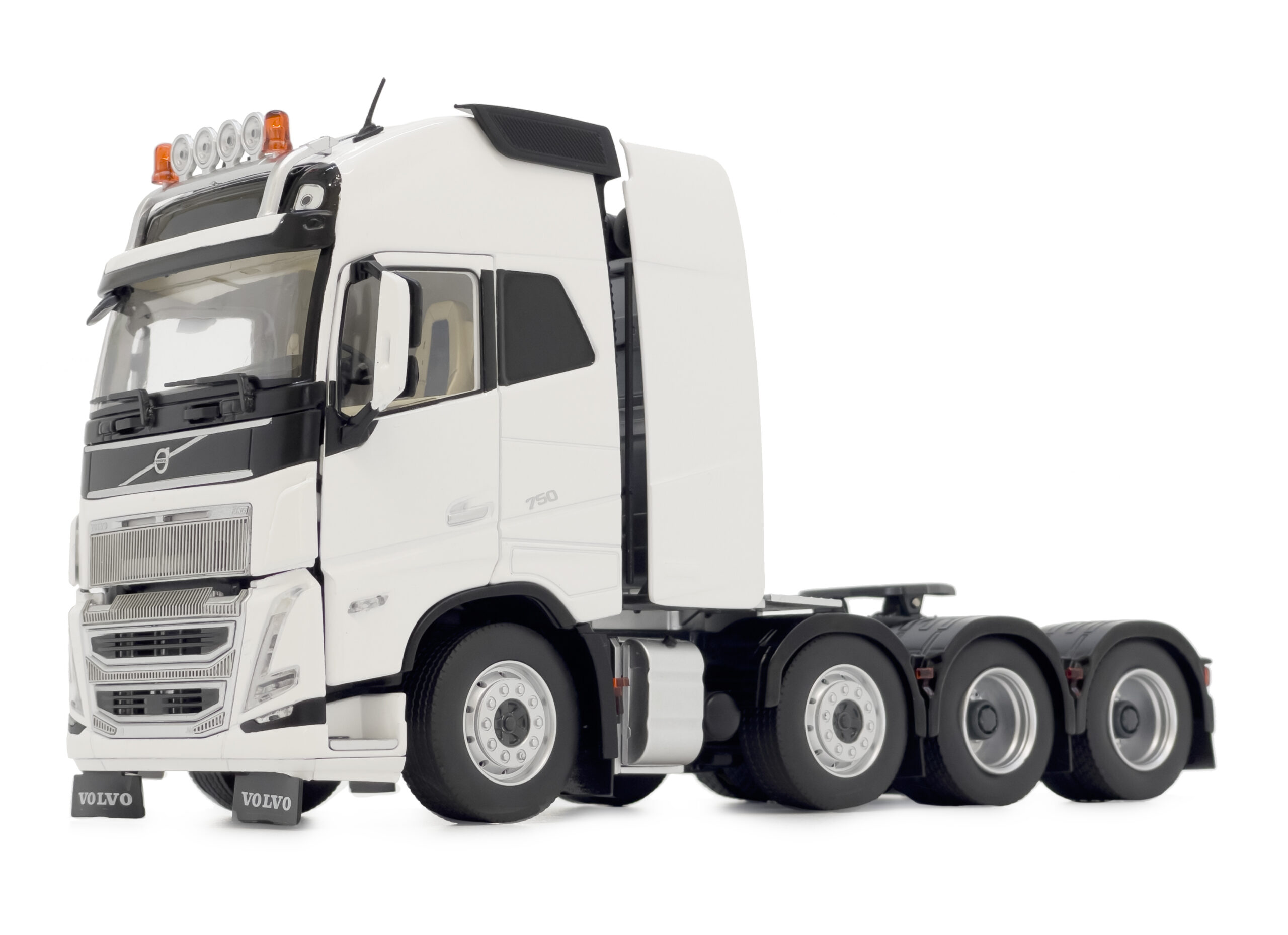 Volvo FH5 8x4 Clear White - 1:32